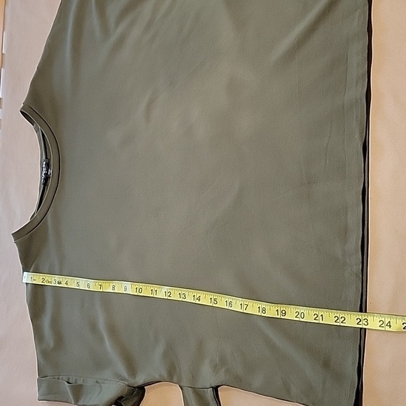 Express Size M Army Green Short Sleeve Shirt, Attached Sash Belt, Exc. Used Cond - Picture 7 of 10